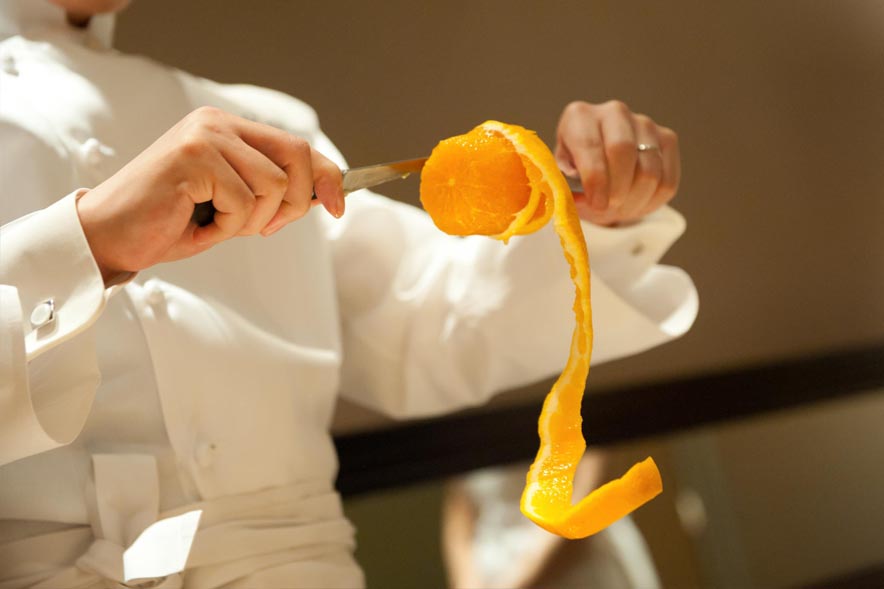 ワイングラスで乾杯